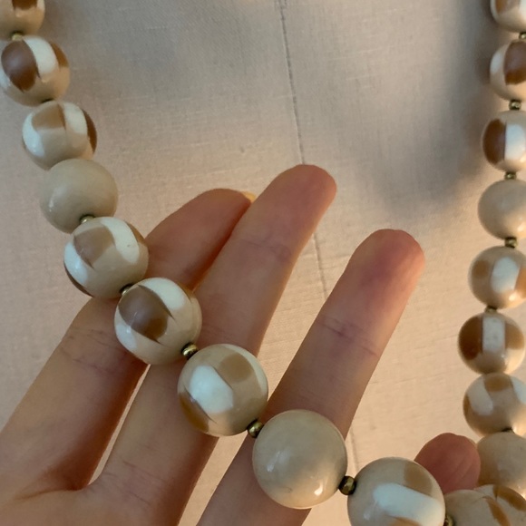 VINTAGE Mod Round Neutral Bead Necklace - Picture 3 of 5